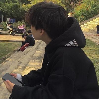 吃瓜网红头像照片男生,揭秘吃瓜网红男生头像背后的故事
